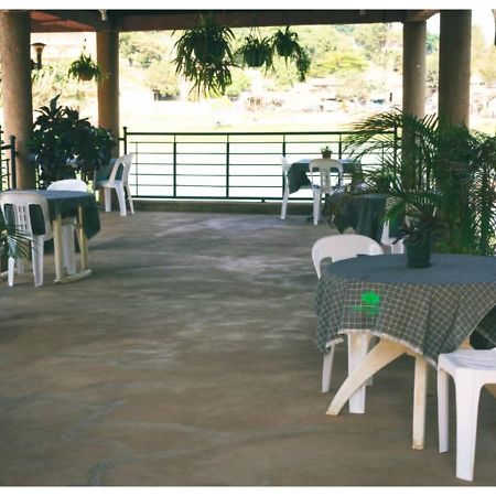 Royal Lake View Gardens Kampala Esterno foto