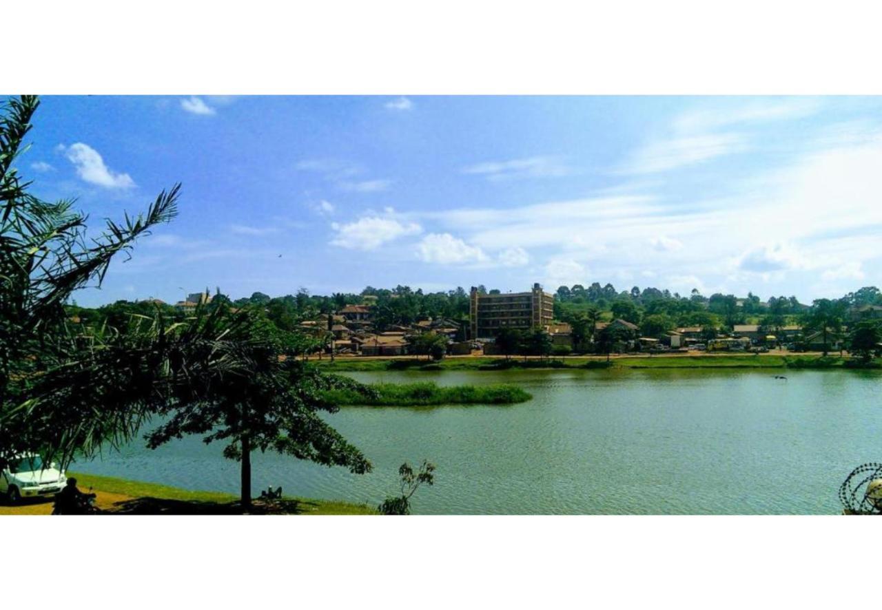 Royal Lake View Gardens Kampala Esterno foto