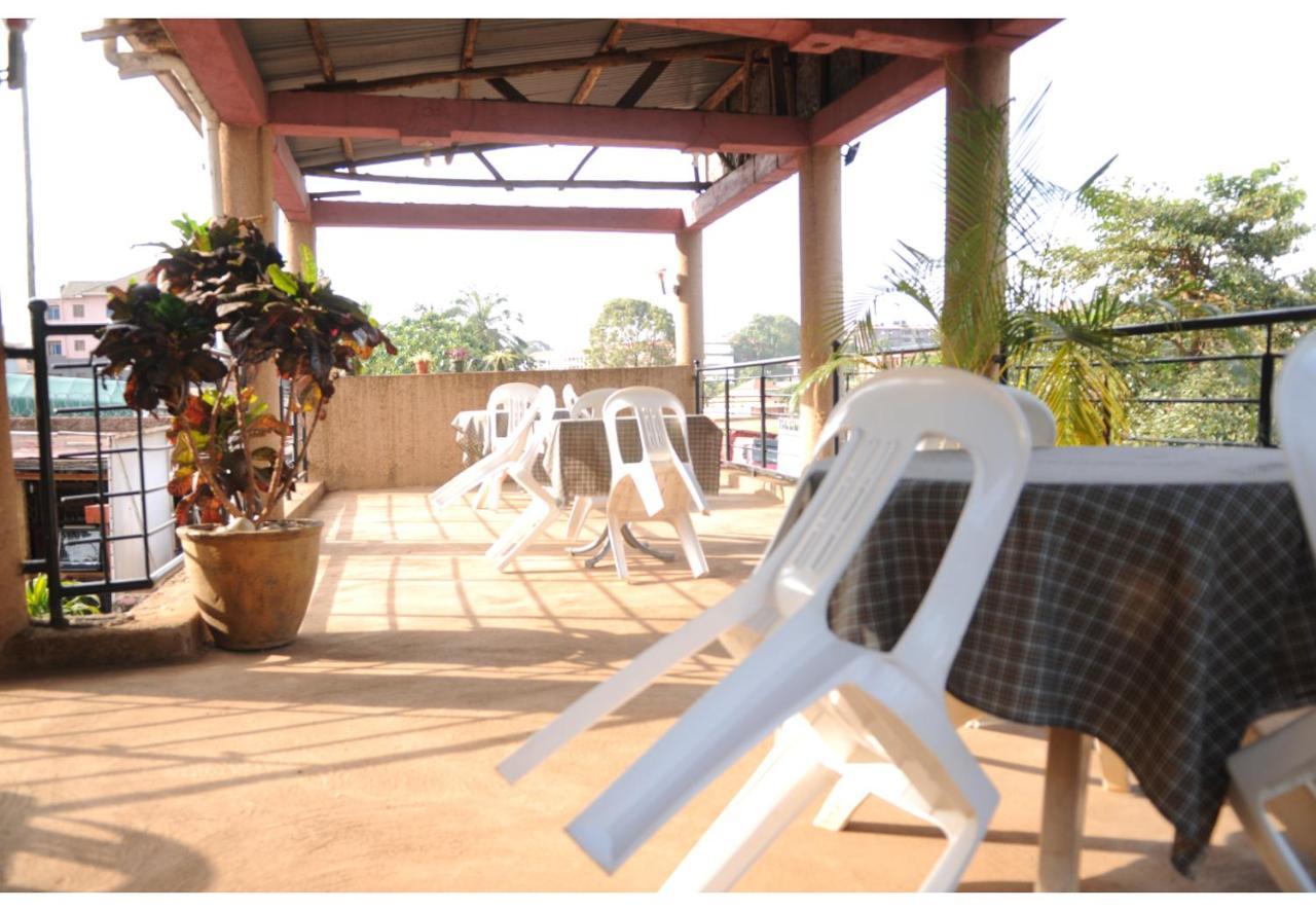 Royal Lake View Gardens Kampala Esterno foto