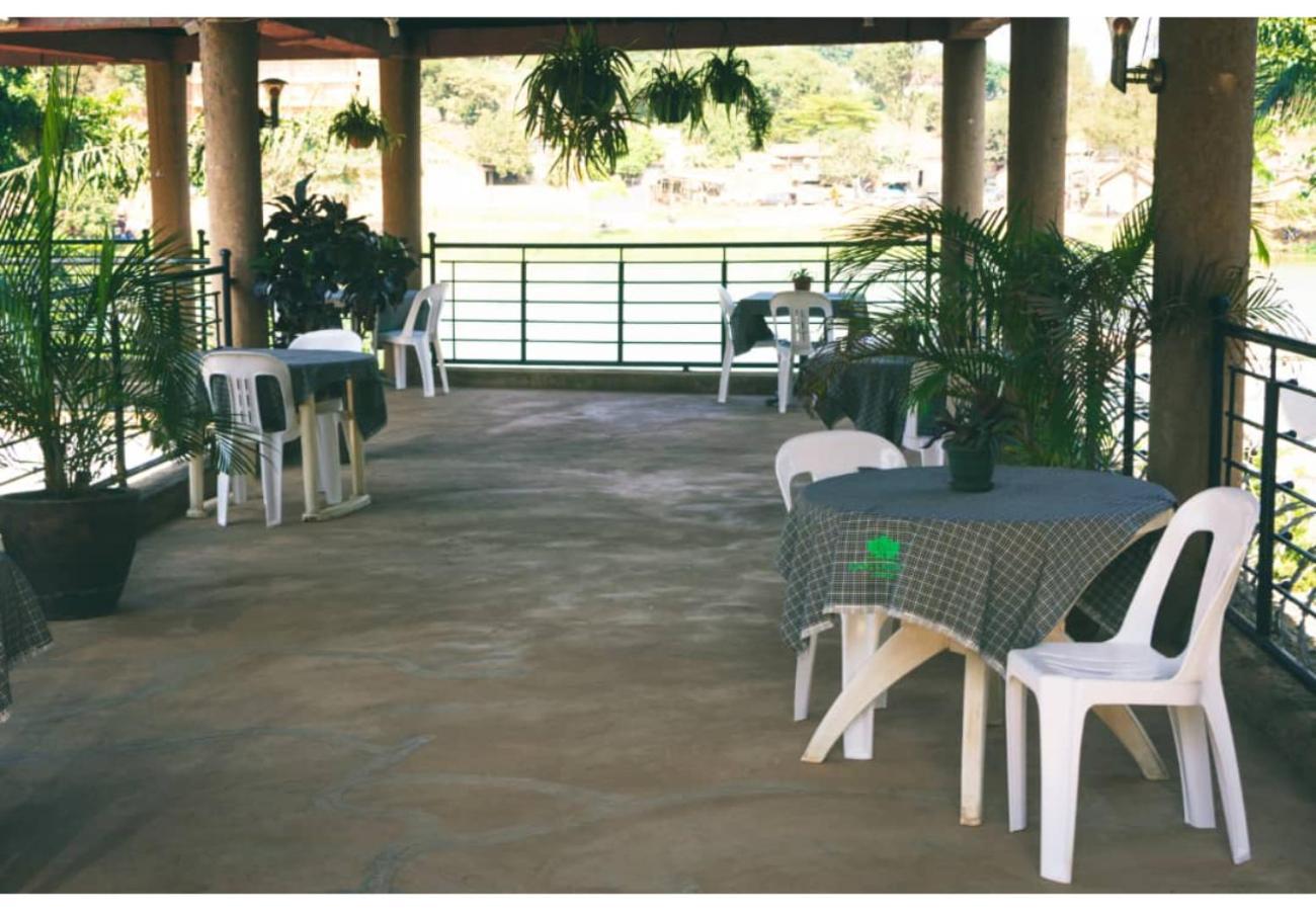 Royal Lake View Gardens Kampala Esterno foto