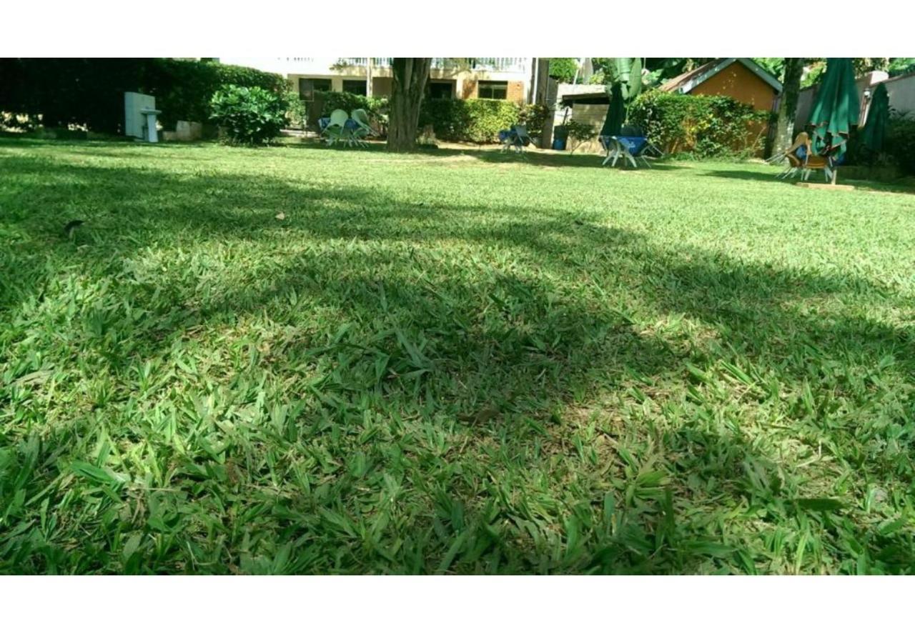 Royal Lake View Gardens Kampala Esterno foto