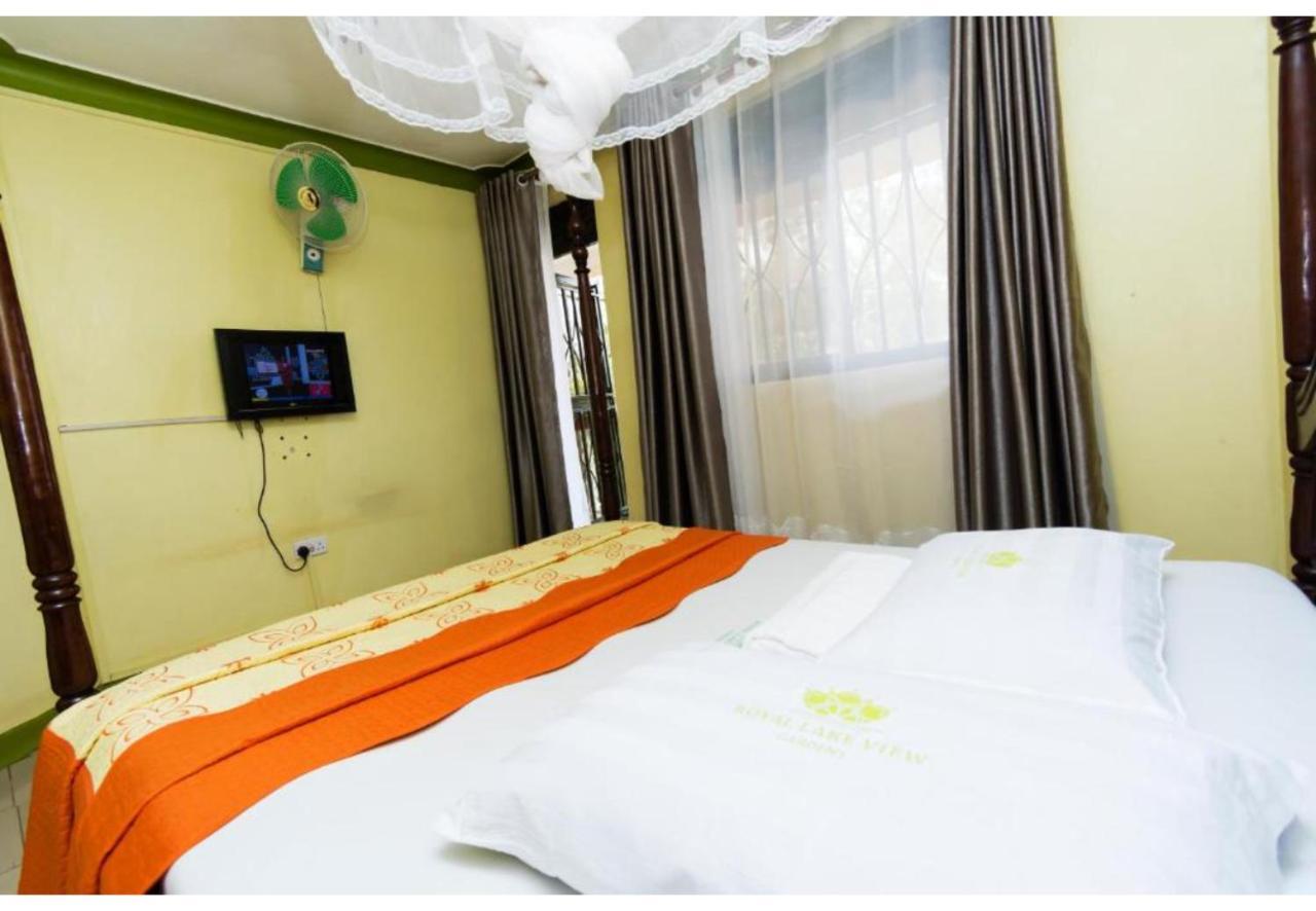 Royal Lake View Gardens Kampala Esterno foto