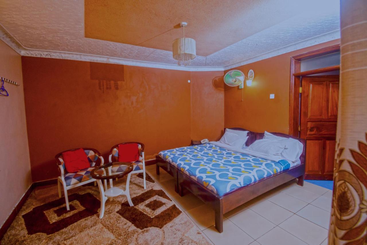 Royal Lake View Gardens Kampala Esterno foto