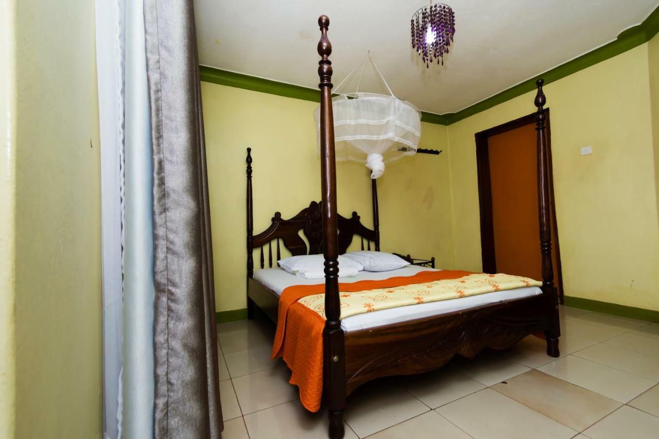Royal Lake View Gardens Kampala Esterno foto